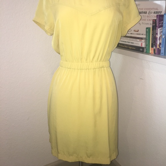 Yellow, summer short dress with back cutout. - Picture 3 of 4